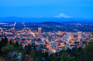 View of Portland, Oregon from Pittock Mansion at Night. (Image: 123rf.com / Josemaria Toscano)