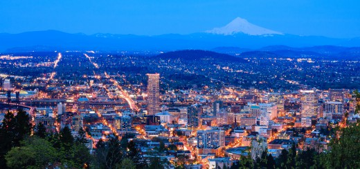 View of Portland, Oregon from Pittock Mansion at Night. (Image: 123rf.com / Josemaria Toscano)